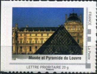 Timbre - Musée et Pyramide du Louvre.